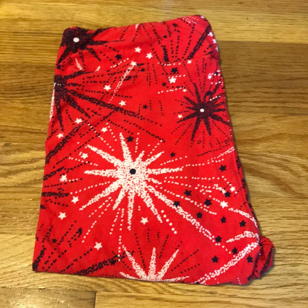 Tall and curvy LuLaRoe Americana leggings